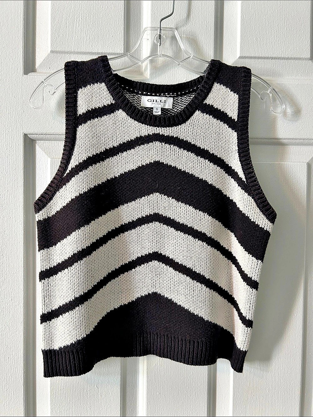 Gilli Geometric Knit Sweater Vest in Black & White Size Small